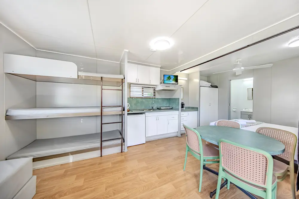 Ensuite-Cabin-Mission-Beach-Hideaway-1