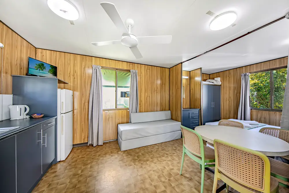 standard-cabin-mission-beach-hideaway-1